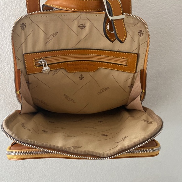 TimeResistance Women’s Convertible Leather Backpack Shoulder Bag.Made in Italy - Picture 9 of 12